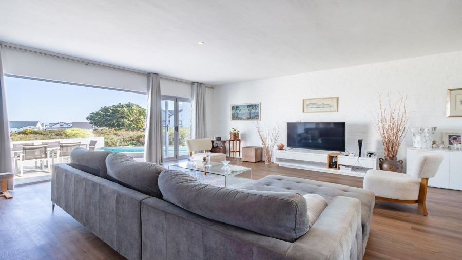 5 Bedroom Property for Sale in Grotto Bay Western Cape